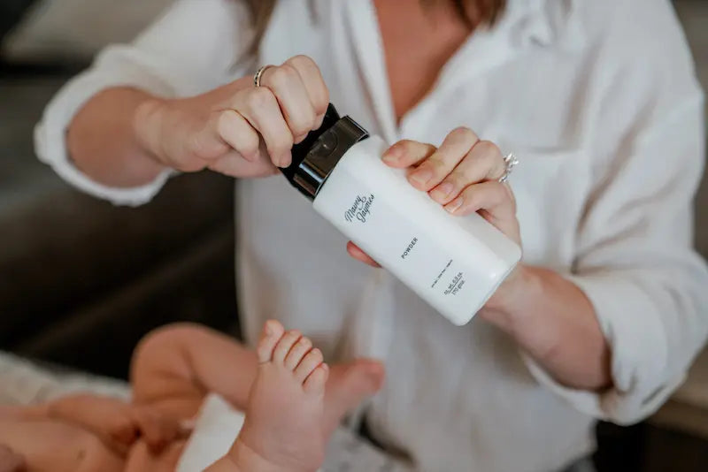 powder-when-diaper-changes.webp__PID:cd693816-bbb9-4c20-a092-3077e2bec803
